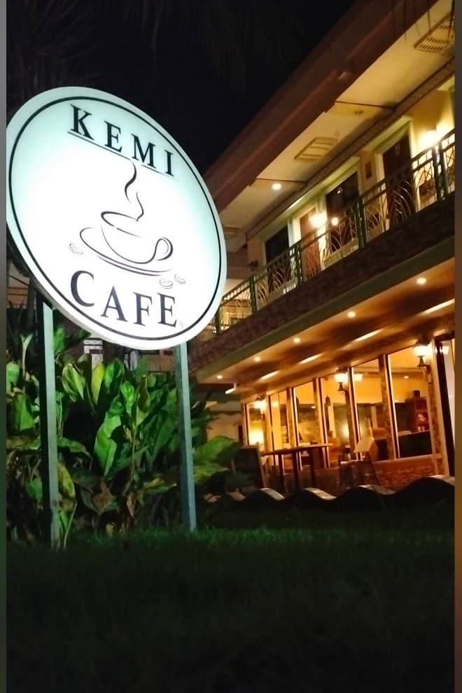 KEMI CAFE gallery 3