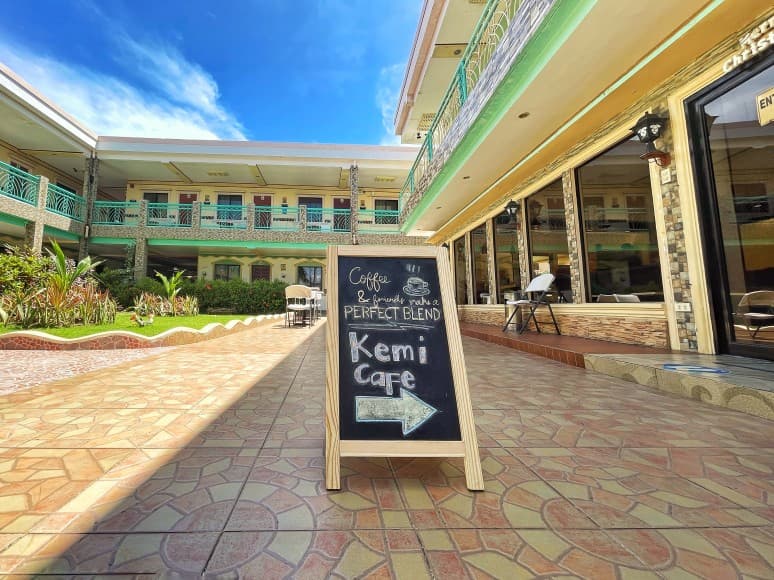 KEMI CAFE gallery 4